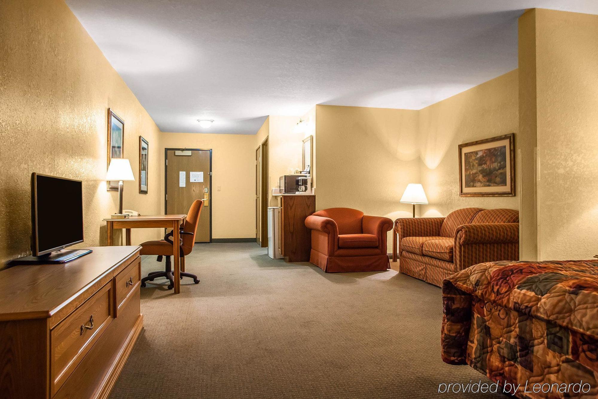 Americinn By Wyndham Fulton Clinton Esterno foto